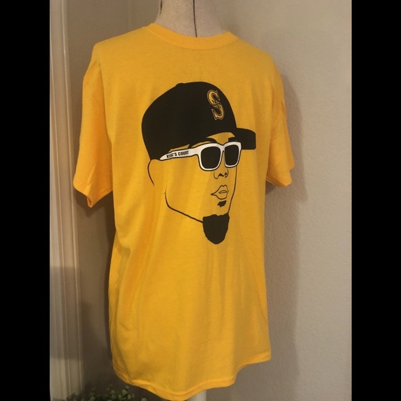 Unisex Yellow KINGS COURT T-shirt FELIX HERNANDEZ Seattle Mariners Tee M Medium - Picture 1 of 1